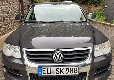 VW Touareg Volkswagen 3.0 V6 TDI Tiptronic