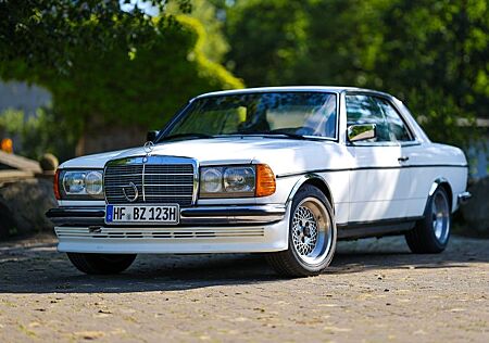 Mercedes-Benz 230 230CE W123 Coupé EZ 01/1984