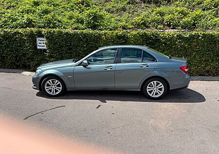 Mercedes-Benz C 200 BlueEFFICIENCY ELEGANCE ELEGANCE