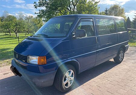 VW T4 Caravelle Volkswagen 2,5-l-Diesel TDI 75kW Standard