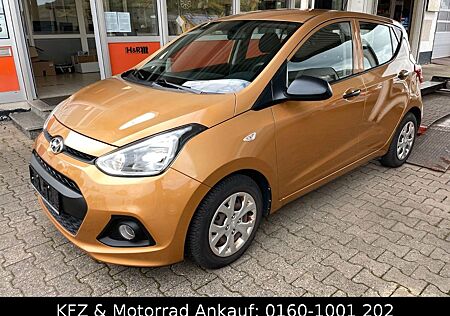 Hyundai i10 blue Classic Allwetterreifen Inspektion neu