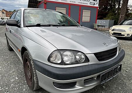 Toyota Avensis 1.6 linea terra