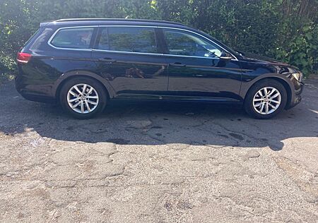 VW Passat Variant Volkswagen 2.0 TDI SCR DSG Variant -