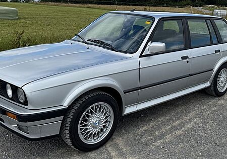 BMW 325 E30 iX touring