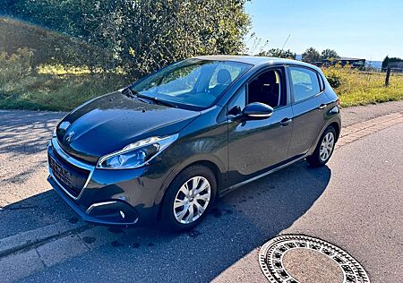 Peugeot 208 PureTech Klima TÜV & mit sehr wenig KM