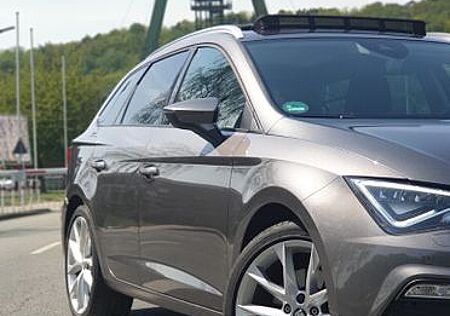 Seat Leon ST 2.0 TDI FR DSG FR TÜV NEU