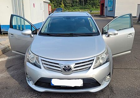 Toyota Avensis Combi 2,2-l-D-CAT Executive Executive