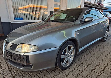 Alfa Romeo GT 2.0 16V JTS Distinctive