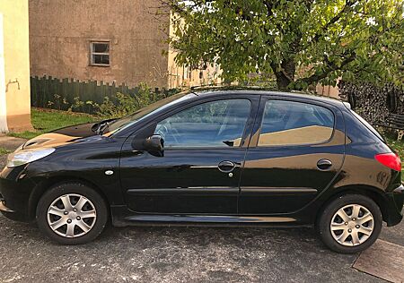 Peugeot 206 + TÜV NEU + 8-fach bereift + Klima