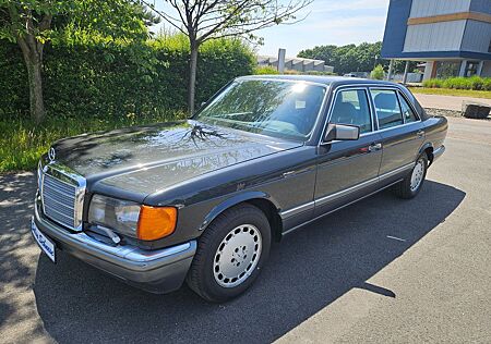 Mercedes-Benz 500 SEL mit Coupesitzanlage H-Kennzeichen