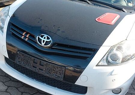 Toyota Auris 2,2-l-D-CAT D-CAT