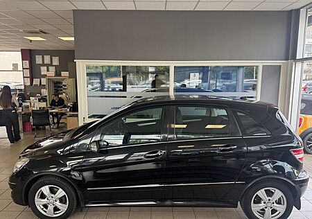 Mercedes-Benz B 200 Automatik Sportpaket T-Leder Navi PDC