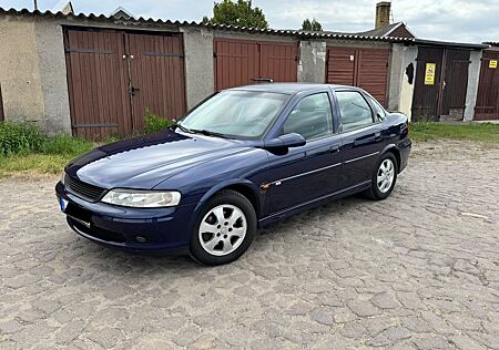 Opel Vectra 2.0 16V Editon 100, 136PS, LPG, TÜV