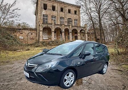 Opel Zafira Tourer Active AHK Klima Tüv 08/27 Sitzh.