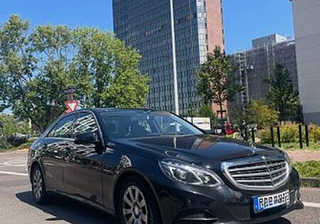 Mercedes-Benz E 220 BlueTEC BE Edition ELEGANCE Autom. Edi...