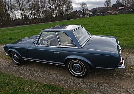 Mercedes-Benz SL 230