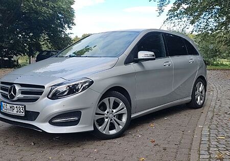Mercedes-Benz B 220 d 2.Hand LED Navi AHK Scheckheft Garantie