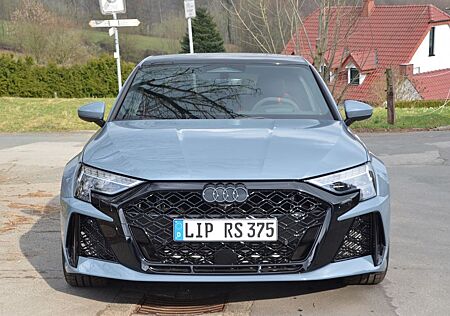 Audi RS3 ACC KERAMIK MATRIX NAVI PANO 290 km/h SOFORT