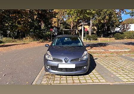 Renault Clio Edition Dynamique 2.0 16V ESP Automatik...