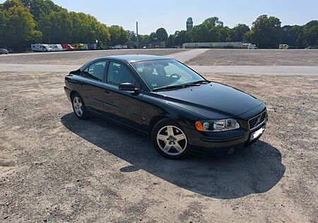 Volvo S60 D5 Facelift Bluetooth PDC TÜV Standheizung