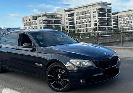 BMW 740d xDrive - tüv neu antrieb neu