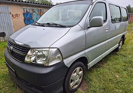 Toyota Hiace D-4D, 2.5l Diesel,8-Sitzer,Klima