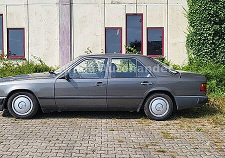 Mercedes-Benz E 200 *W124 *OLDTIMER