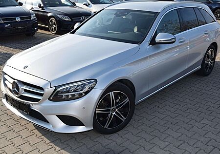 Mercedes-Benz C 200 ,Led,Kamera,Schaltwipen,Acc,Navi,,1 H