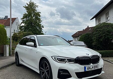 BMW 330i xDrive Touring M Sport A. M Sport