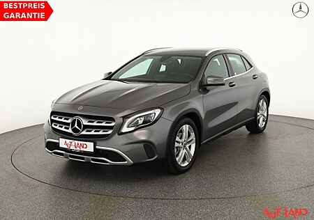 Mercedes-Benz GLA 180 LED Navi Sitzheizung Teilleder PDC ACC