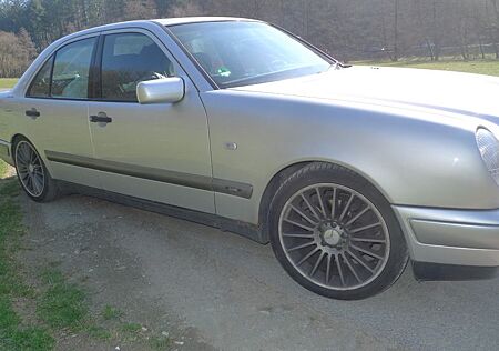 Mercedes-Benz E 230 CLASSIC Classic, Autogasanlage
