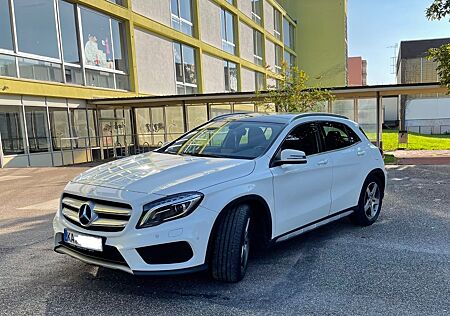 Mercedes-Benz GLA 180 AMG Line AMG Line