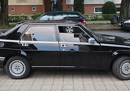 Alfa Romeo 75 2.5 V6 BUSSO, Milano, automatic, RESTORED.