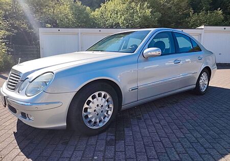 Mercedes-Benz E 240 ELEGANCE Elegance - Garagenfahrzeug 2.Hand
