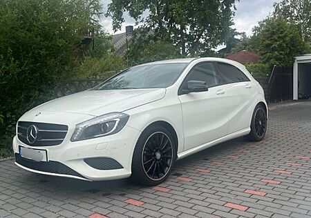 Mercedes-Benz A 180 Urban+Checkheft+18ZollAmg+Allwetter+NightP