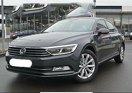 VW Passat Volkswagen 2.0 TDI DSG Kamera ACC Alcantara Highline