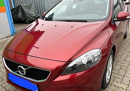 Volvo V40 D2 -