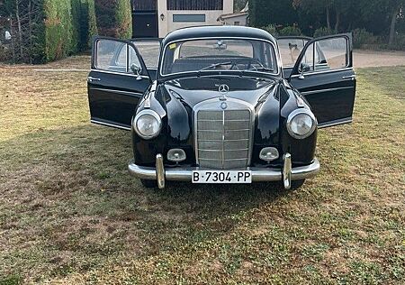 Mercedes-Benz 220 S