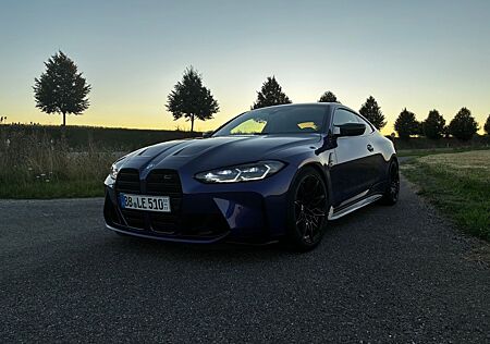 BMW M4 Competition in Sonderlack Velvet Blue