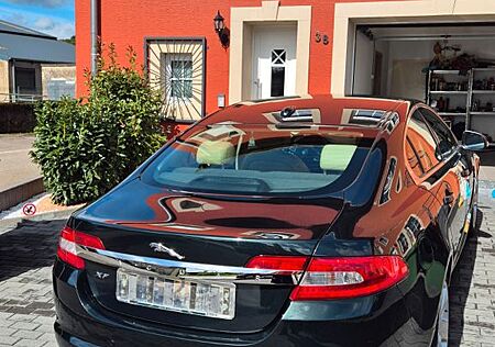 Jaguar XF 3.0 L V6 Premium Luxury Premium Luxury
