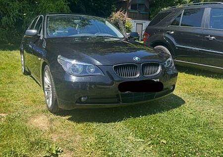 BMW 523i A - CarPlay, Automatik, Schiebedach uvm.