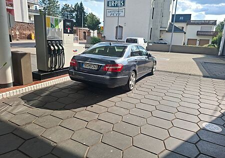 Mercedes-Benz E 220 CDI BlueEFFICIENCY AVANTGARDE AVANTGARDE