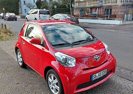 Toyota iQ 1,0-l-VVT-i Multidrive -