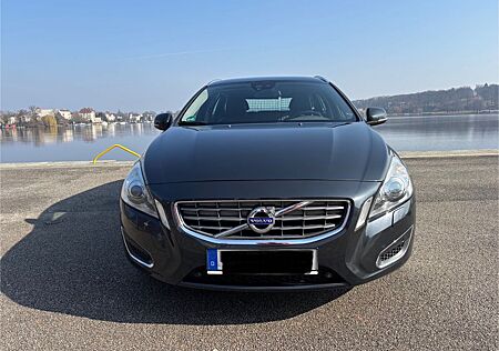 Volvo V60 D2 Geartronic Powershift Kinetic Kinetic