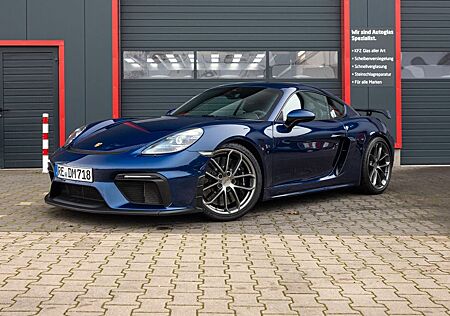 Porsche Cayman GT4