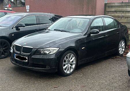 BMW 320i E90