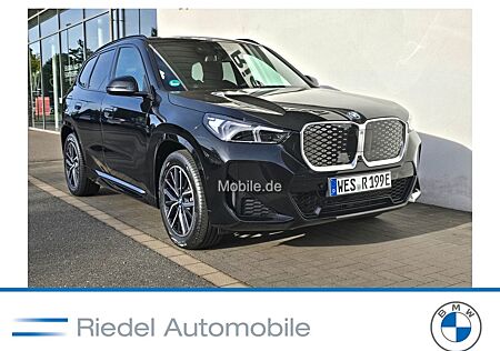BMW iX1 eDrive20 Navi Tempom.aktiv Panoramadach