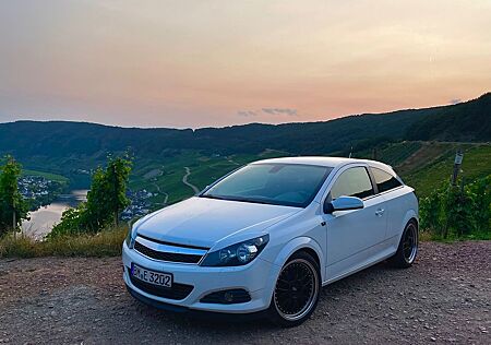 Opel Astra GTC 1.4