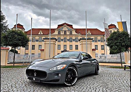 Maserati GranTurismo 4.2 V8 Automatik -
