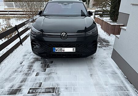 VW Tiguan Volkswagen 1.5 eHybrid OPF 272PS DSG R-Line Vollauss